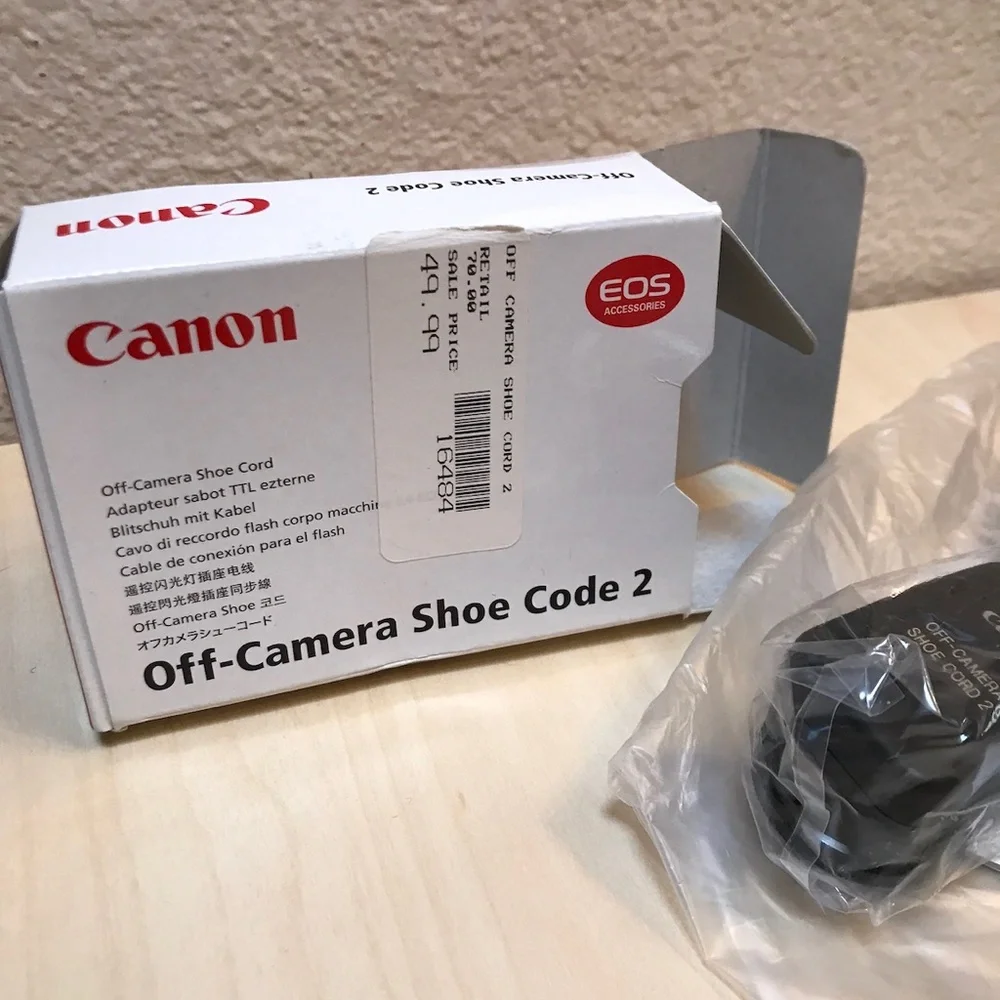 Canon Off-Camera Shoe Code 2 Camera Accessory Photography Flash NIB NWT
